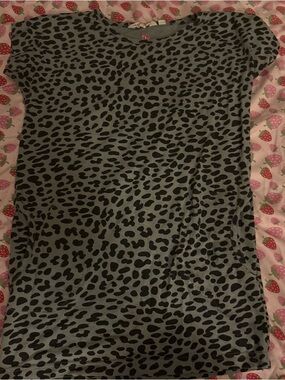 Munster Gray Tee with Black Leopard Spots